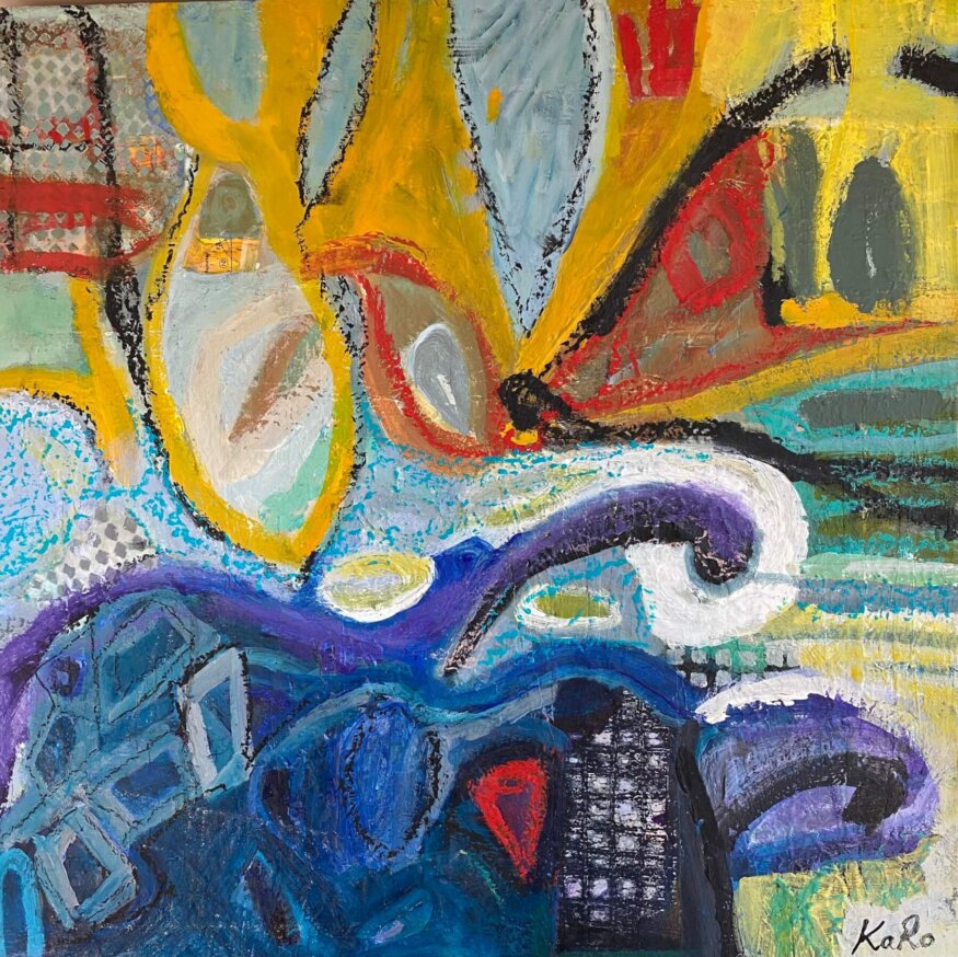 Pescatore fish swimming coast